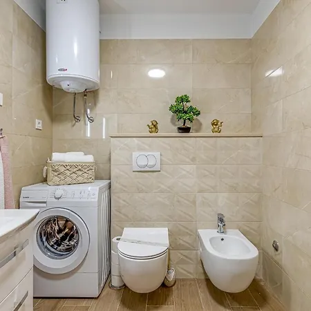 Nilda Ii Πανσιόν Musalez