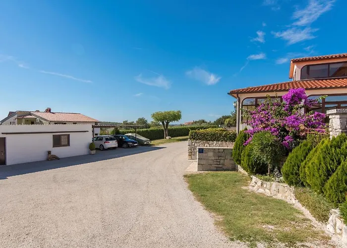 Gostinjska kuća Nilda Ii 3*